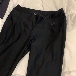 3/4 Black Nike Leggings